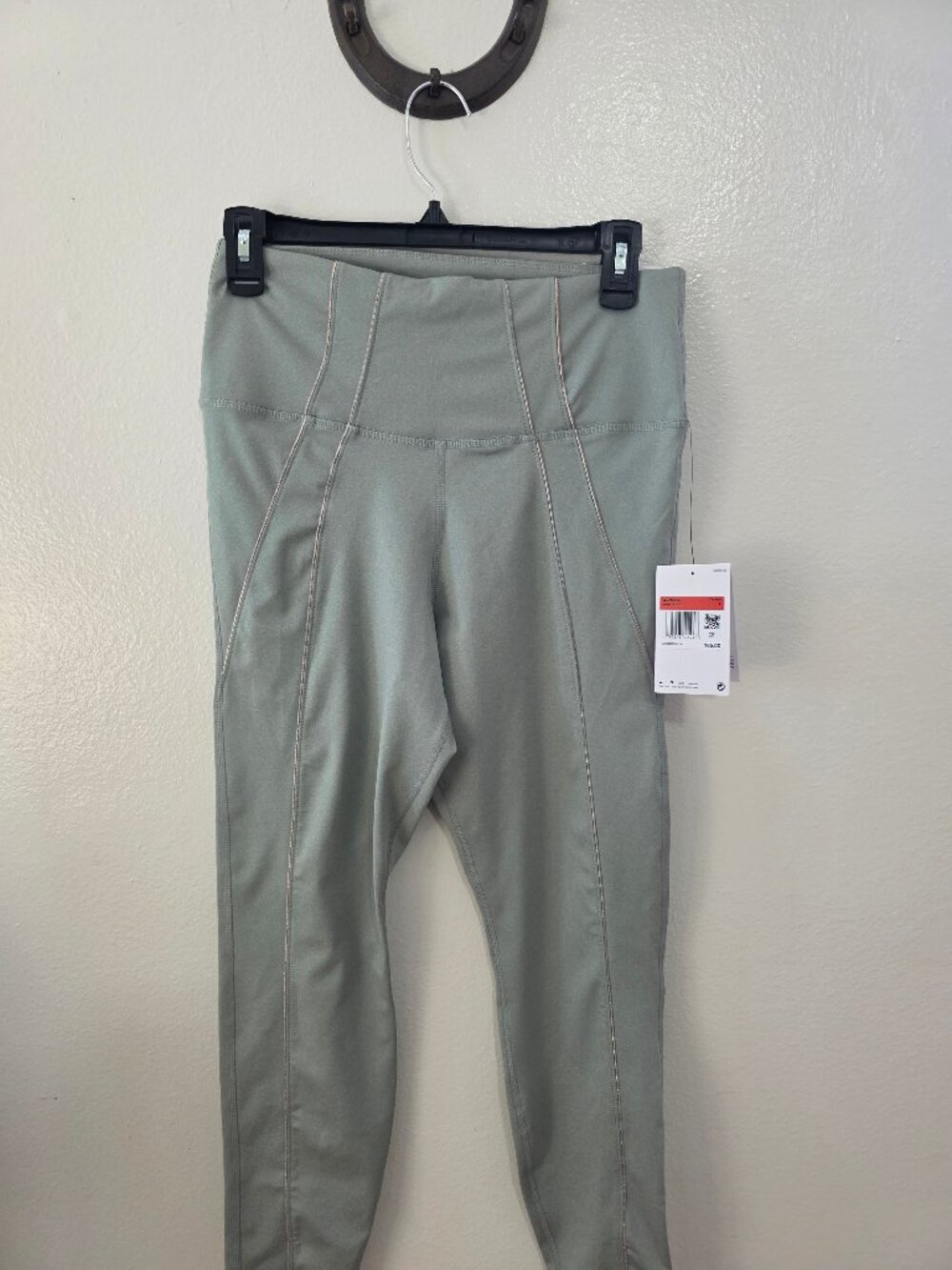 Nike Yoga Dri-FIT Metallic Trim 7/8 Leggings NWT Gray Large